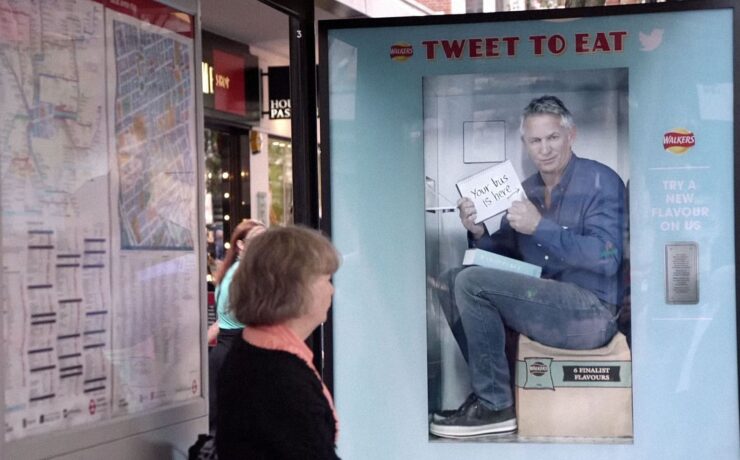 Walkers crisps put gary lineker inside a twitter vending machine