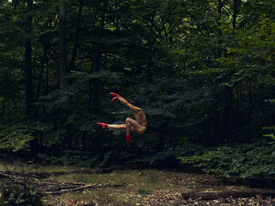 This-Swedish-Photographer-Captures-Mindblowing-Images-of-Dancers-in-Nature6__880