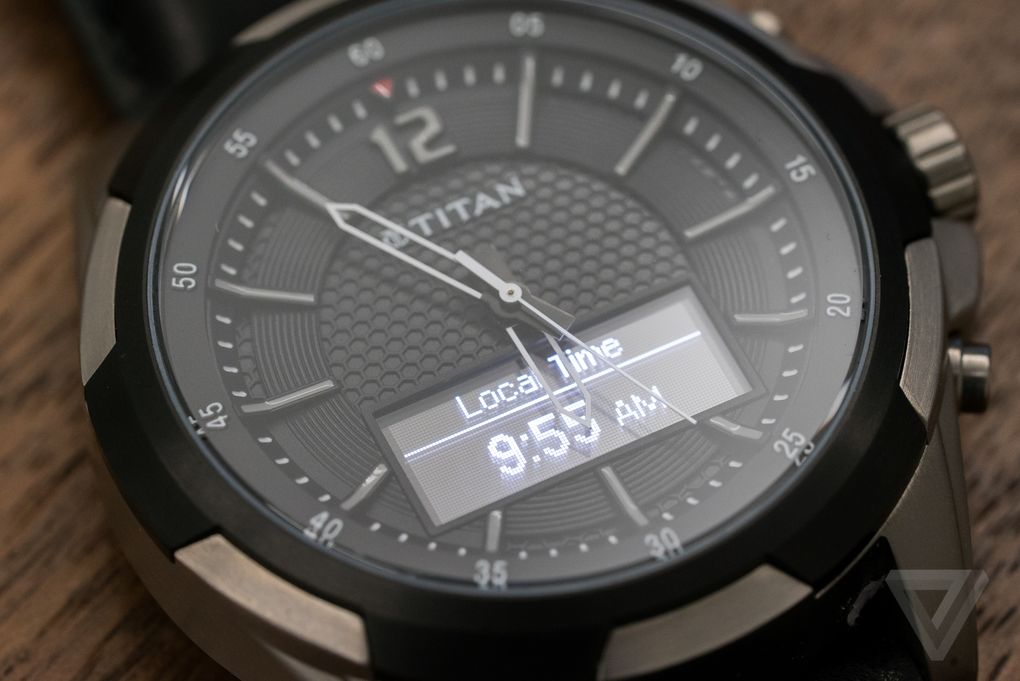 Titan- JUXT-smartwatch-2