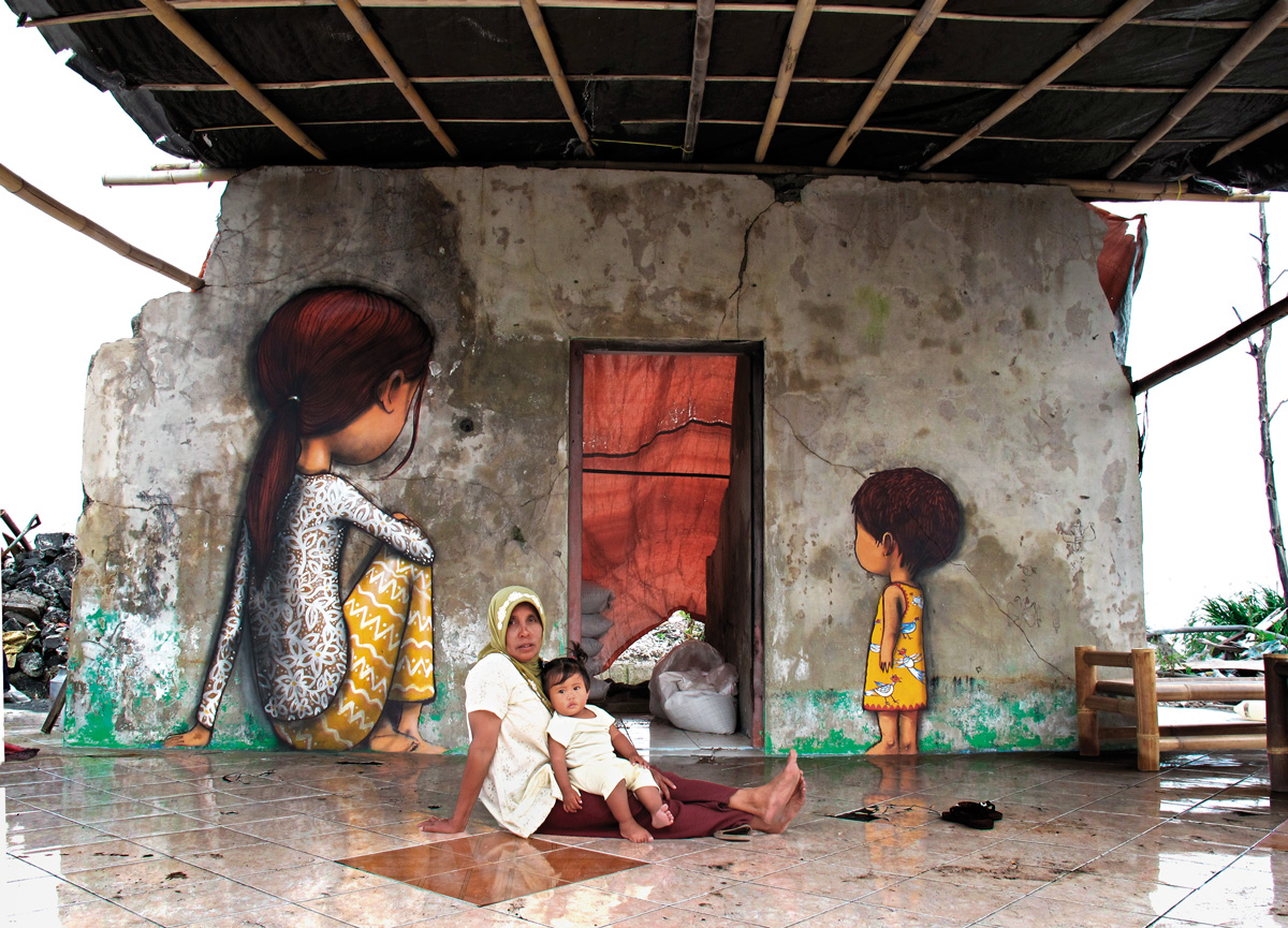 Murals of Faceless Figures by Seth Appear to Witness the Unseen Campaigns of the World®